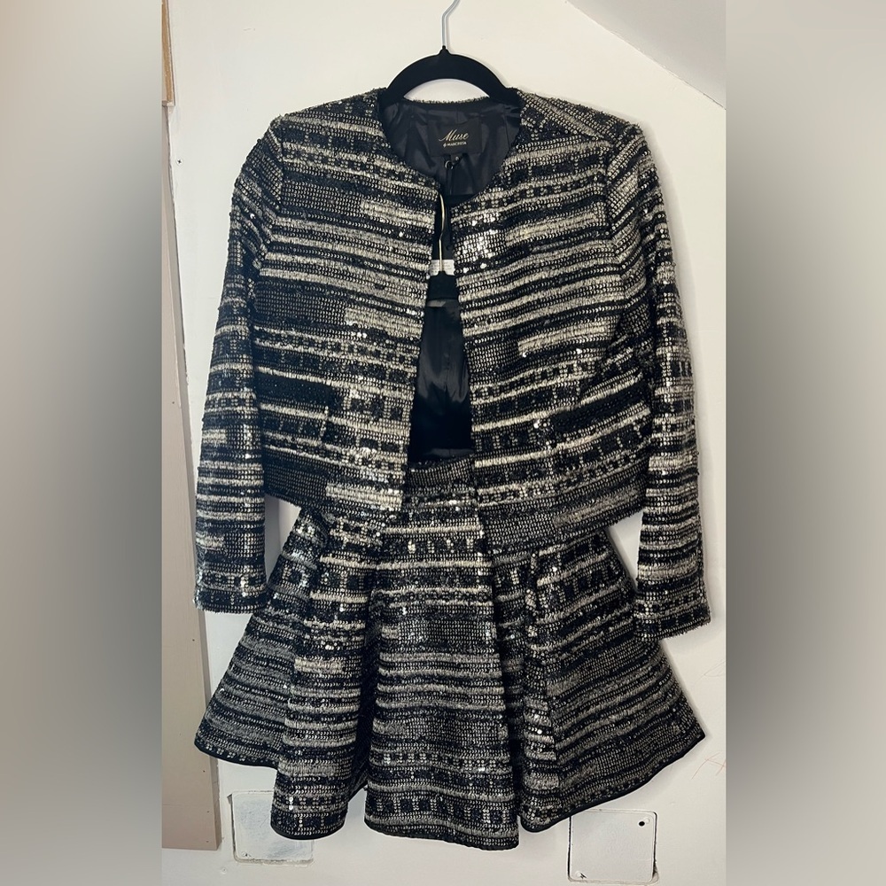 Muse by Marchesa Hazel Metallic Tweed Coordinating Jacket and Skirt Size 0 NWT